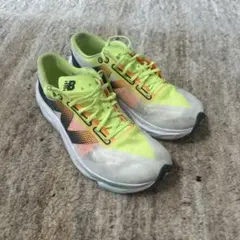 New Balance ランニングシューズ イエロー/オレンジ/ブラック