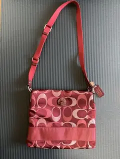 COACH レッド ショルダーバッグ