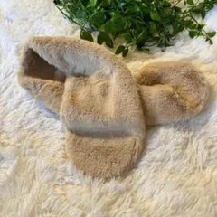 新品未使用❣️シューラルー ネオ差し込みフェイクファーマフラー