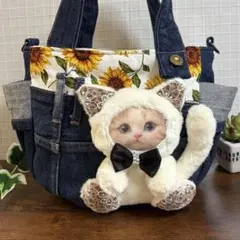 ねこ ベージュねこ デニムリメイクフリルトートバッグ - メルカリ