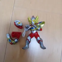 ウルトラマンフィギュア 交換用パーツ付き