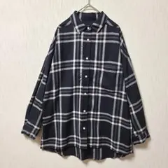 【INED】黒格子オーバーサイズシャツ 9 チェック レーヨン混 長袖 イネドのサムネイル