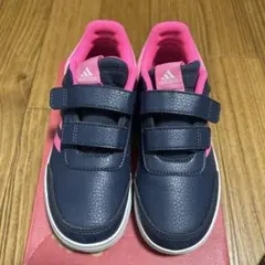 adidasキッズスニーカー