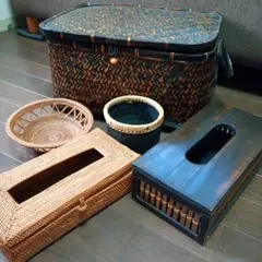 ブラウン&ベージュの合皮箱２個、トレイ２個、大理石風２個、ミラー１個、箱１個 ブラウン&ベージュの合皮箱2個、トレイ2個、大理石風2個、ミラー1