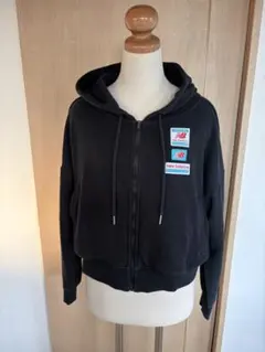 ニューバランス　パーカー　ショート丈