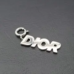希少 Dior ディオール スニーカー チャーム ロゴ シルバー パーツのサムネイル