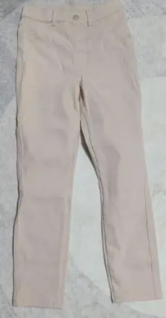 ユニクロベージュパンツ