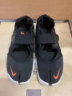 NIKE エアリフト　24.0 足袋スニーカー