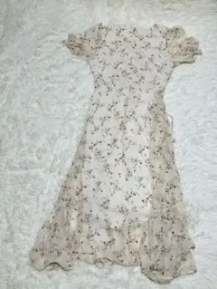 ワンピース オフホワイト Ｍサイズ　新品未使用