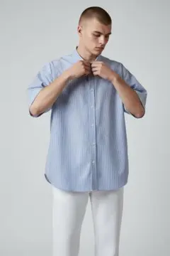 青と白のストライプ 半袖シャツ