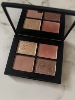 NARS クワッドアイシャドー　01801のサムネイル