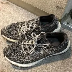 グレー スニーカー