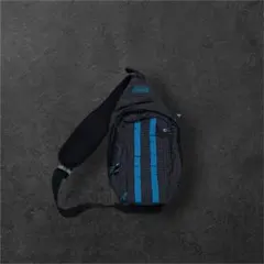 00s Coleman one shoulder bag y2k teck