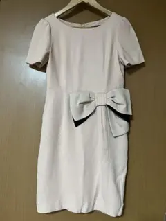 JUSGLITTY ピンクベージュ リボン付き 半袖ワンピース