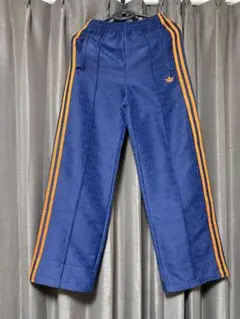 adidas 70s オーバーサイズ トラックパンツ