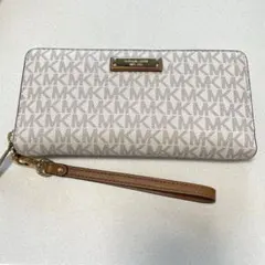 マイケルコース MICHAEL KORS 白 長財布