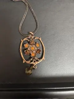 ヴィンテージ調 ネックレス ペンダント アンバー風 ストーン ゴールド系