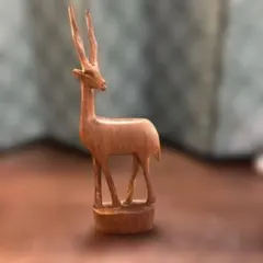 木製 鹿の彫刻 約20cm