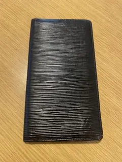 ルイヴィトン　エピ　長財布　お札入れ