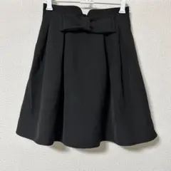 リボン付き黒フレアスカート