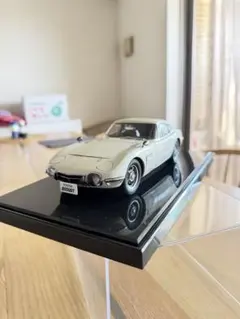 トヨタ2000GT 1/18 ミニカー 白 - メルカリ