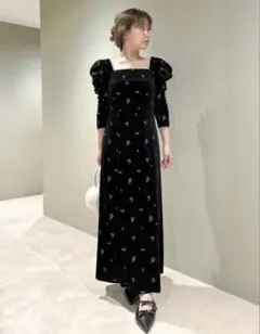 【lily brown】リリーブラウン エンブロイダリーベロアワンピース　黒