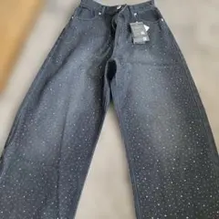 新品未使用　ラインストーン　ブラック系デニムパンツ