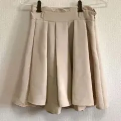 ベージュ プリーツスカート スカラップウエストのサムネイル
