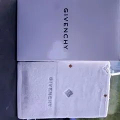 GIVENCHYハンドタオル