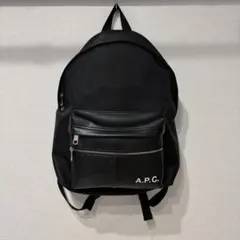 最終値下げ]アーペーセー A.P.C. CAMDENリュックサック - メルカリ
