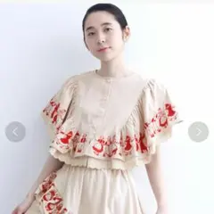 刺繍入り フリルブラウスのサムネイル