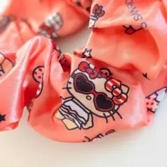 日焼けハローキティ ヘアゴム シュシュ　オレンジ