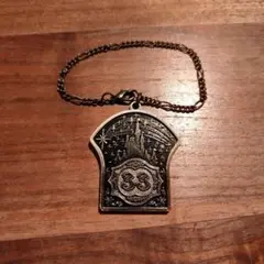 ディズニー クラブ33　メダル型キーホルダー