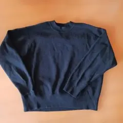 ユニクロ　黒のクルーネック長袖ニット