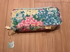 fafa花柄ペンケース