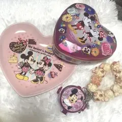 ディズニーグッズまとめ売り　ミッキー　ミニー　お皿　缶　キーホルダー　ハート