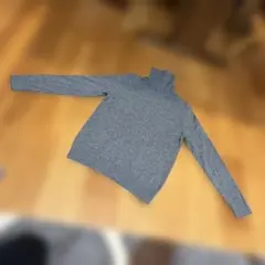 グレー タートルネック ニットセーター