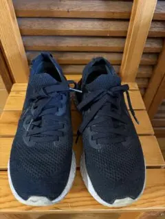 NIKE EPIC REACT ブラック スニーカー　傷あり