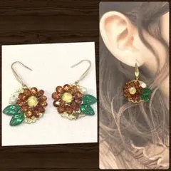 [41] 大ぶり　お花　ゴールド　レース風　ビーズ　ピアス　キラキラ