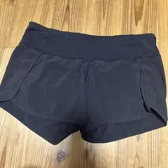 lululemon ショートパンツ ブラック サイズ8のサムネイル