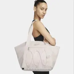 Nike ナイキ　NIKE トートバッグ ピンク キャンバスのサムネイル