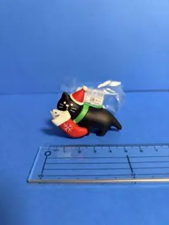 デコレコンコンブル　クリスマス　靴下運び黒猫