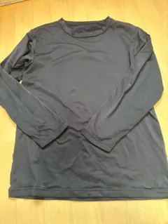 ブラック 長袖カットソー