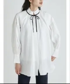 ミラオーウェン　襟リボン袖ボリュームギャザーブラウス