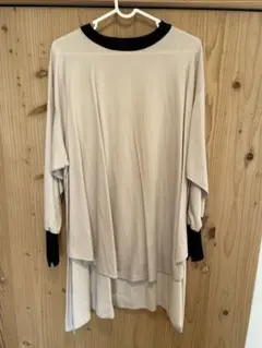 オズモーシス　ベージュ 五分袖 アシンメトリー　値下げ中‼️