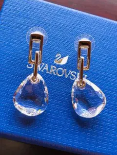 スワロフスキー Swarovski 大粒 ホワイト　ピアス