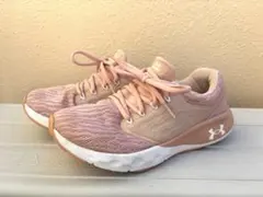【値下げ】Under Armour Charged ピンク スニーカー