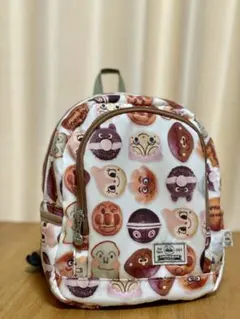 週末値下げ アンパンマンミュージアム限定⭐️パン柄リュック 11L