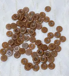 67.茶色樹脂ボタン　70個　ハンドメイドパーツ素材
