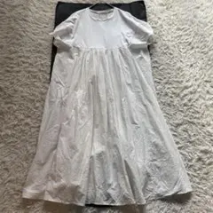 新品 BEARDSLEY フラワーカットワークパネル刺しゅうワンピ - メルカリ